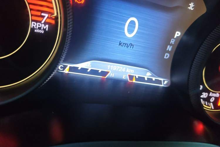 Used Jeep Cherokee 2017 2.0L Superior Edition Odometer Close Up