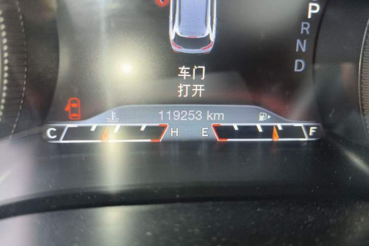 Used Jeep Cherokee 2017 2.0L Superior Edition Odometer Close Up