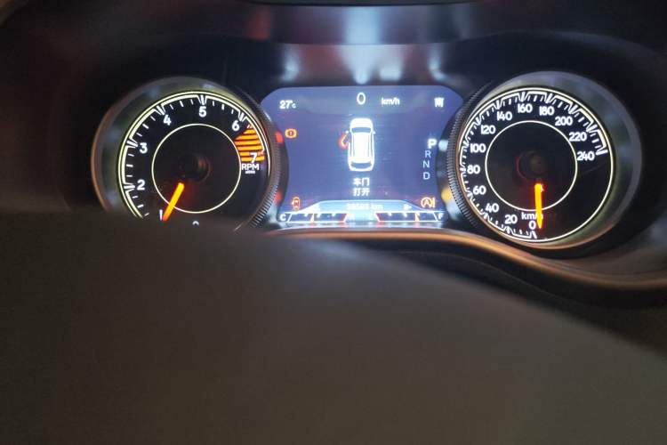 Used Jeep Cherokee 2017 2.4L Leading Smart Edition Odometer Close Up