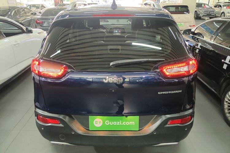 Used Jeep Cherokee 2017 2.0L Superior Edition Rear