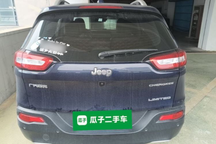 Used Jeep Cherokee 2017 2.0L Superior Edition Rear