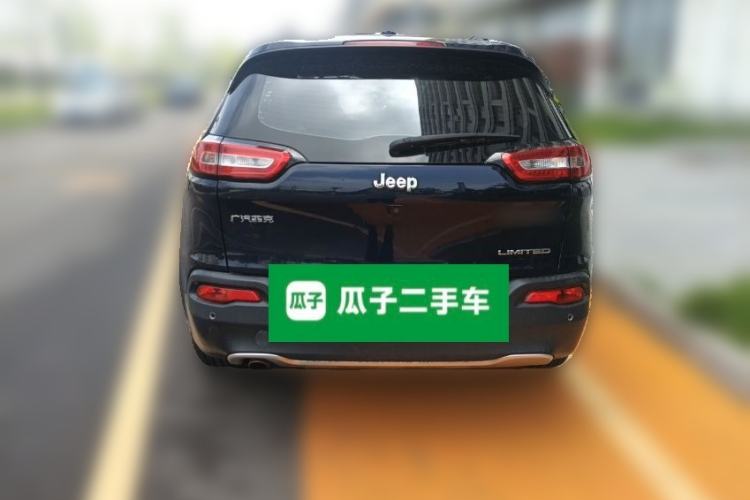 Used Jeep Cherokee 2017 2.0L Superior Edition Rear