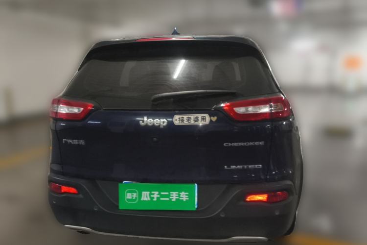 Used Jeep Cherokee 2017 2.0L Superior Edition Rear
