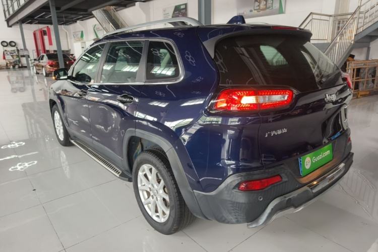 Used Jeep Cherokee 2017 2.0L Superior Edition Rear Left 45 Deg