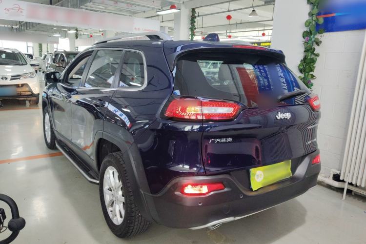 Used Jeep Cherokee 2017 2.0L Superior Edition Rear Left 45 Deg