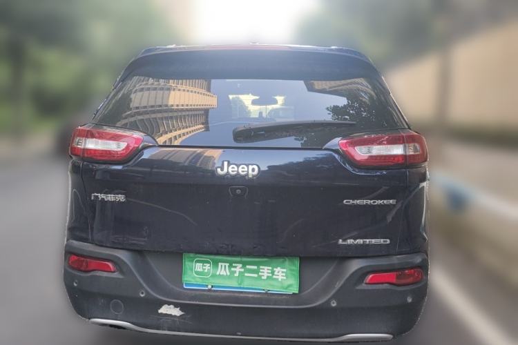 Used Jeep Cherokee 2017 2.0L Superior Edition Rear