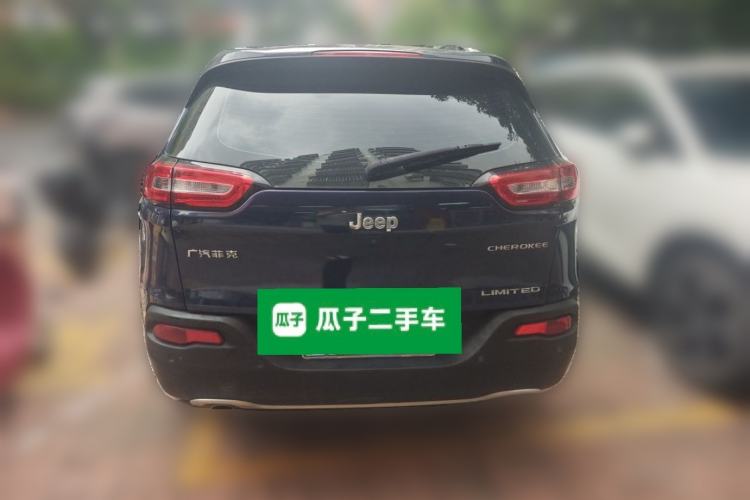 Used Jeep Cherokee 2017 2.0L Superior Edition Rear