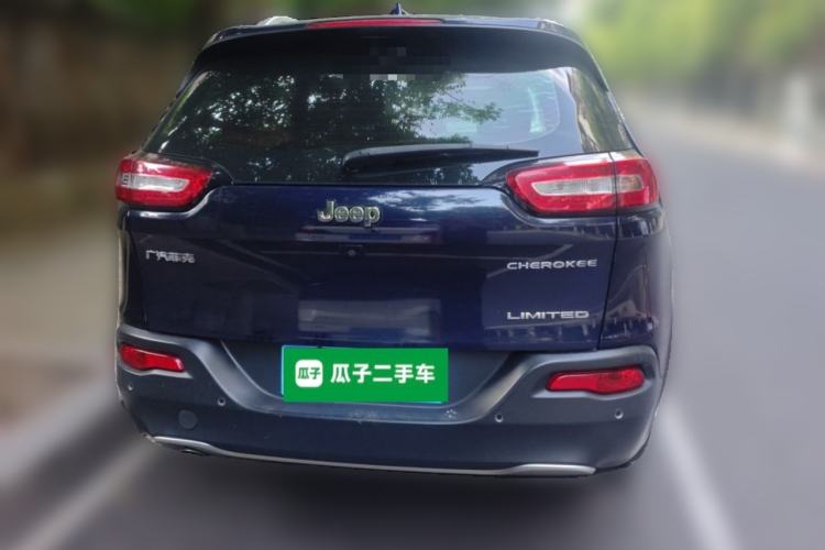 Used Jeep Cherokee 2017 2.0L Superior Edition Rear
