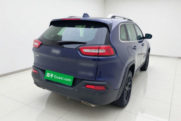 Used Jeep Cherokee 2017 2.0L Superior Edition Rear Right 45 Deg