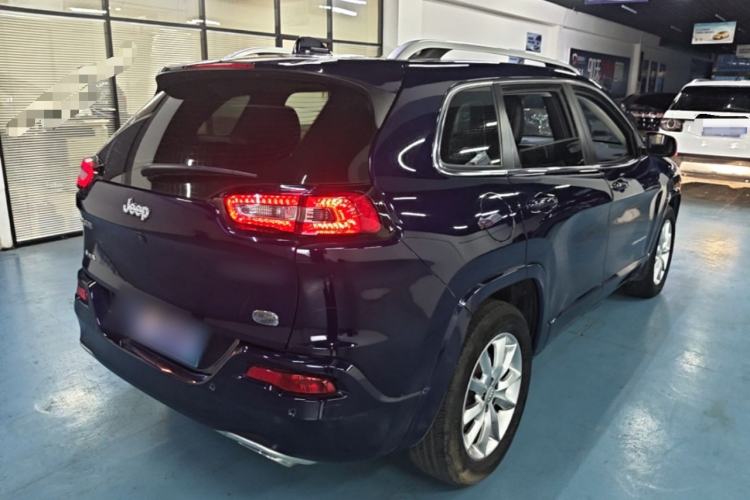 Used Jeep Cherokee 2017 2.4L Professional Smart Edition Rear Right 45 Deg
