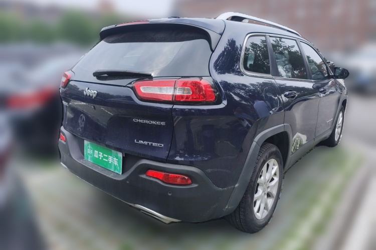 Used Jeep Cherokee 2017 2.4L Leading Edition Rear Right 45 Deg