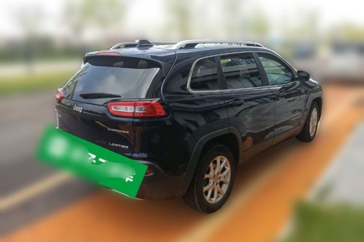 Used Jeep Cherokee 2017 2.0L Superior Edition Rear Right 45 Deg