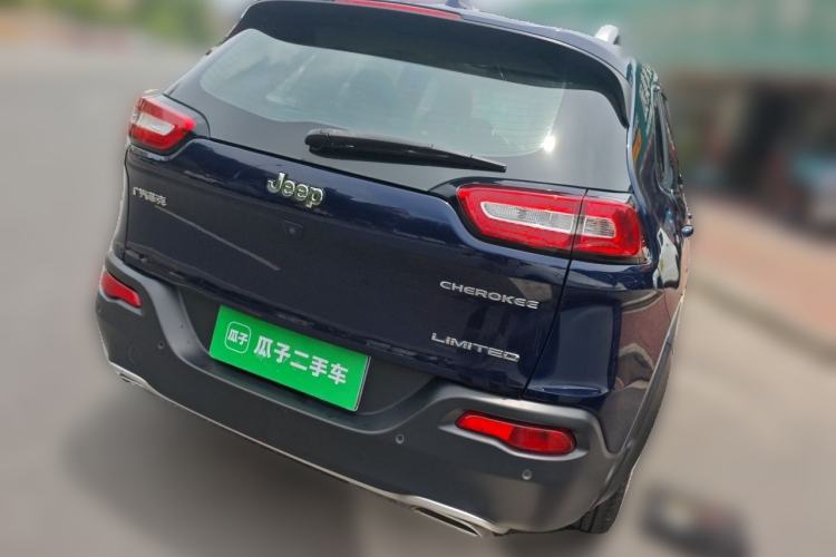 Used Jeep Cherokee 2017 2.4L Leading Smart Edition Rear Right 45 Deg