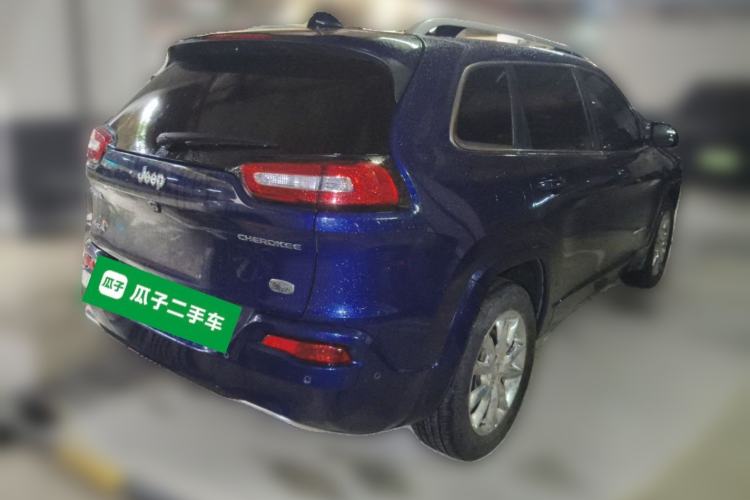 Used Jeep Cherokee 2017 2.4L Superior Edition Rear Right 45 Deg