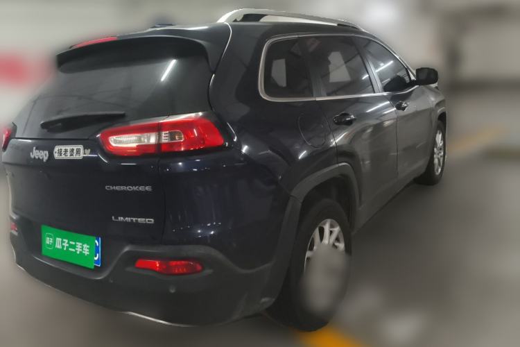 Used Jeep Cherokee 2017 2.0L Superior Edition Rear Right 45 Deg