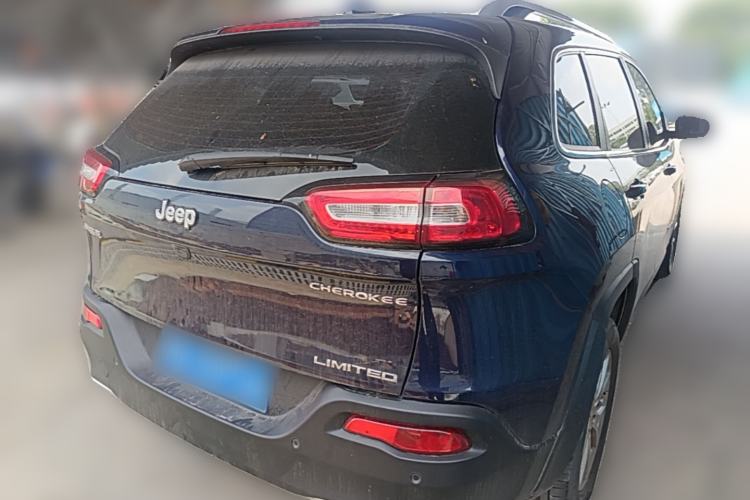 Used Jeep Cherokee 2017 2.0L Superior Edition Rear Right 45 Deg
