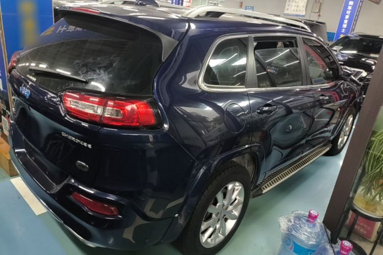 Used Jeep Cherokee 2017 2.4L Excellence Edition Rear Right 45 Deg