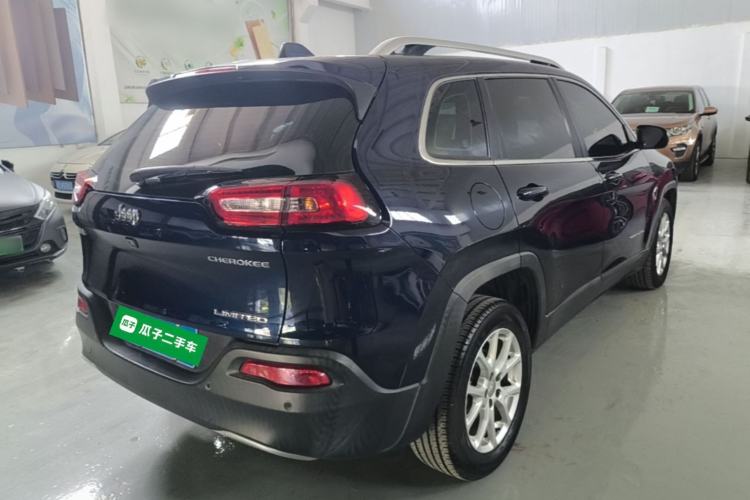 Used Jeep Cherokee 2017 2.0L Superior Edition Rear Right 45 Deg