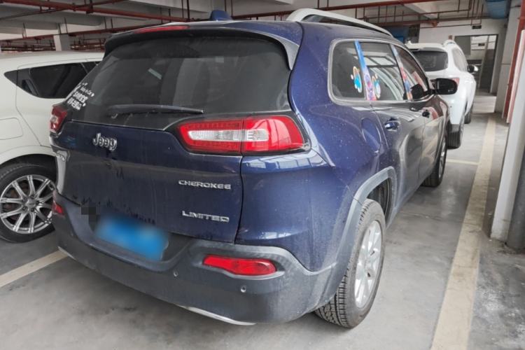 Used Jeep Cherokee 2017 2.0L Superior Edition Rear Right 45 Deg