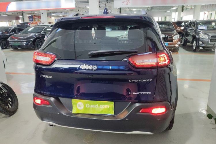 Used Jeep Cherokee 2017 2.0L Superior Edition Rear