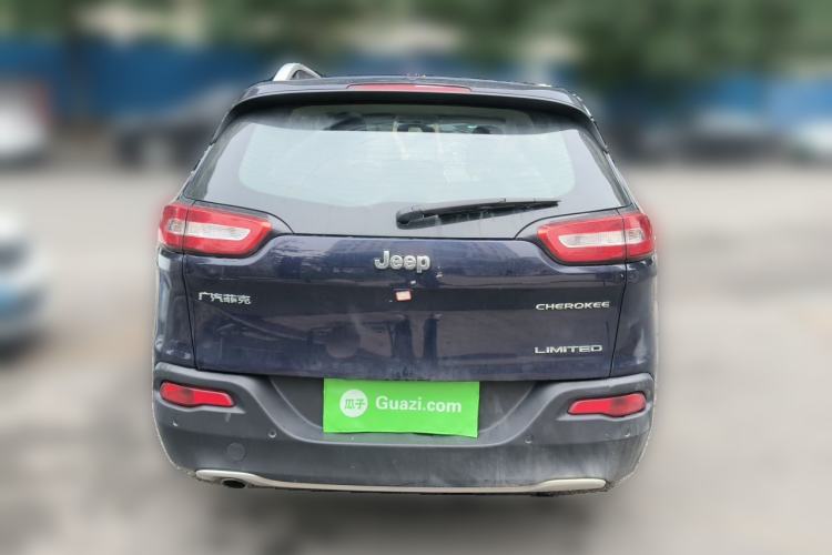 Used Jeep Cherokee 2017 2.0L Superior Edition Rear