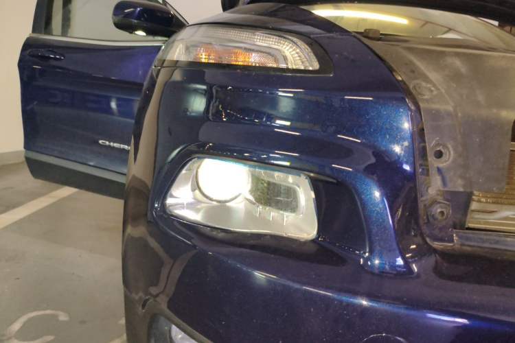 Used Jeep Cherokee 2017 2.4L Leading Edition Right Front Headlight