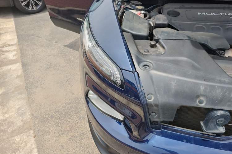 Used Jeep Cherokee 2017 2.4L Leading Smart Edition Right Front Headlight