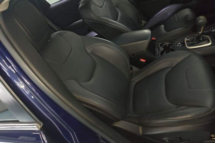 Used Jeep Cherokee 2017 2.4L Professional Smart Edition Right Front Seat