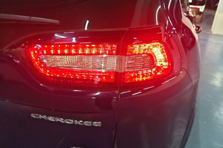 Used Jeep Cherokee 2017 2.4L Professional Smart Edition Right Rear Taillight