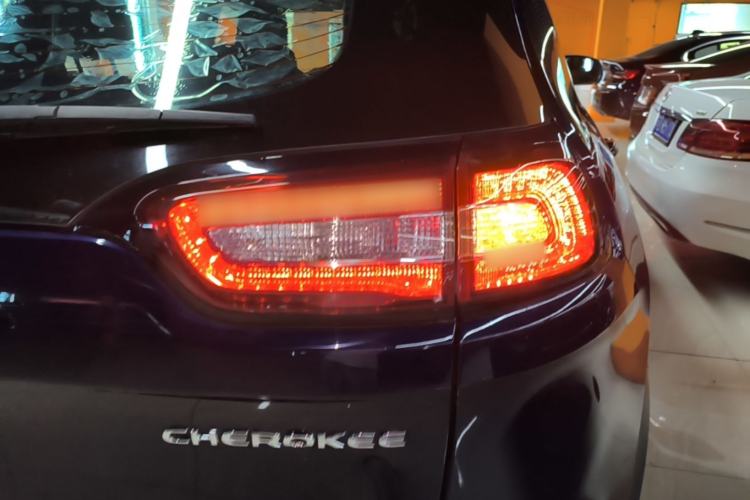 Used Jeep Cherokee 2017 2.0L Superior Edition Right Rear Taillight