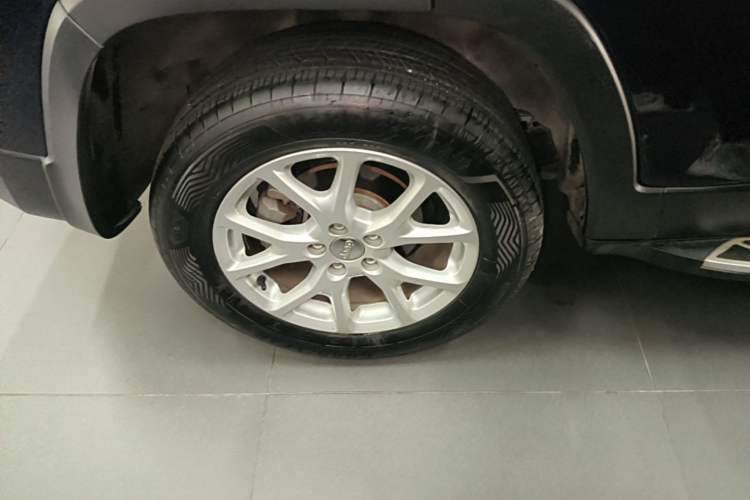 Used Jeep Cherokee 2017 2.0L Superior Edition Right Rear Wheel Hub