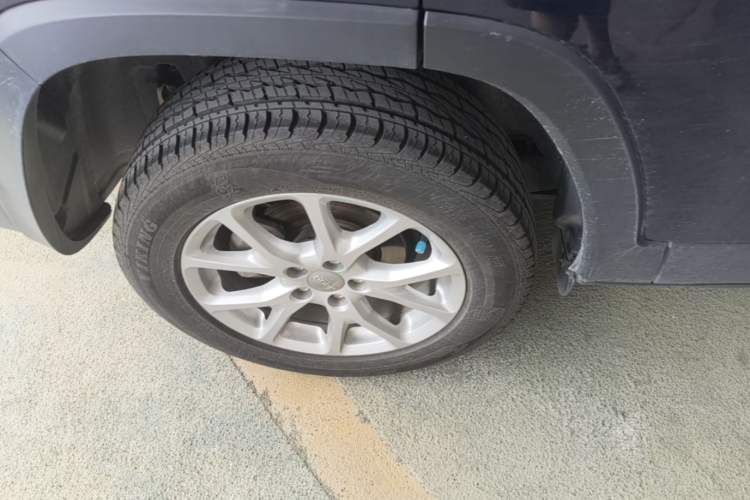 Used Jeep Cherokee 2017 2.0L Superior Edition Right Rear Wheel Hub