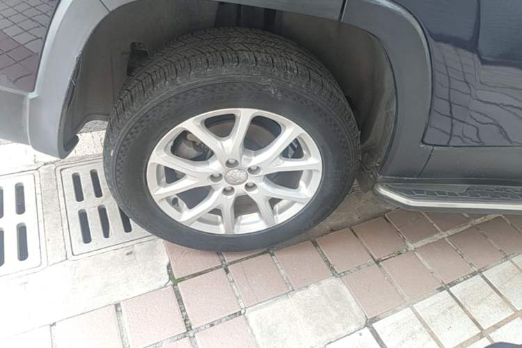 Used Jeep Cherokee 2017 2.0L Superior Edition Right Rear Wheel Hub