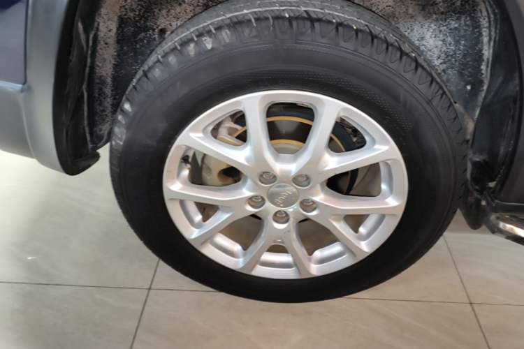 Used Jeep Cherokee 2017 2.0L Superior Edition Right Rear Wheel Hub