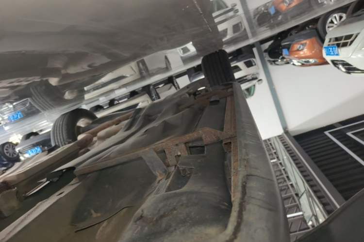 Used Jeep Cherokee 2017 2.0L Superior Edition Right Side Sill