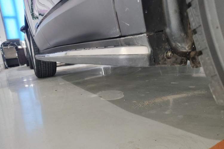 Used Jeep Cherokee 2017 2.0L Superior Edition Right Side Sill