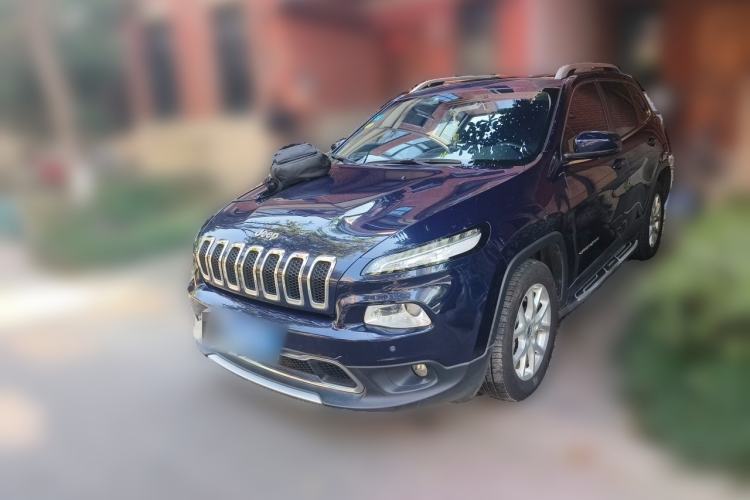 Used Jeep Cherokee 2017 2.0L Superior Edition Guazi used car, China used car export, Used car for sale, Used Jeep cars, Cheapest cars for sale