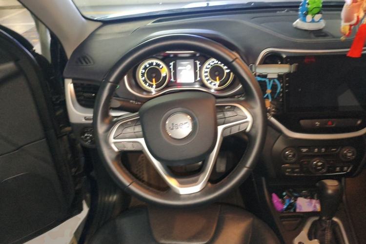 Used Jeep Cherokee 2017 2.4L Leading Edition Steering Wheel