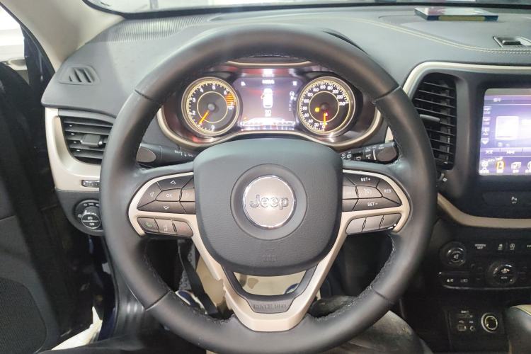 Used Jeep Cherokee 2017 2.0L Superior Edition Steering Wheel