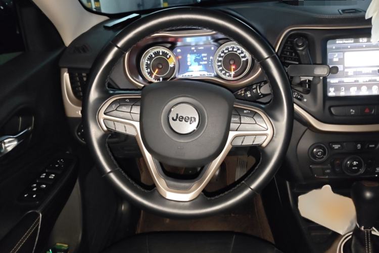 Used Jeep Cherokee 2017 2.4L Leading Smart Edition Steering Wheel