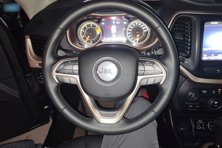 Used Jeep Cherokee 2017 2.4L Leading Smart Edition Steering Wheel