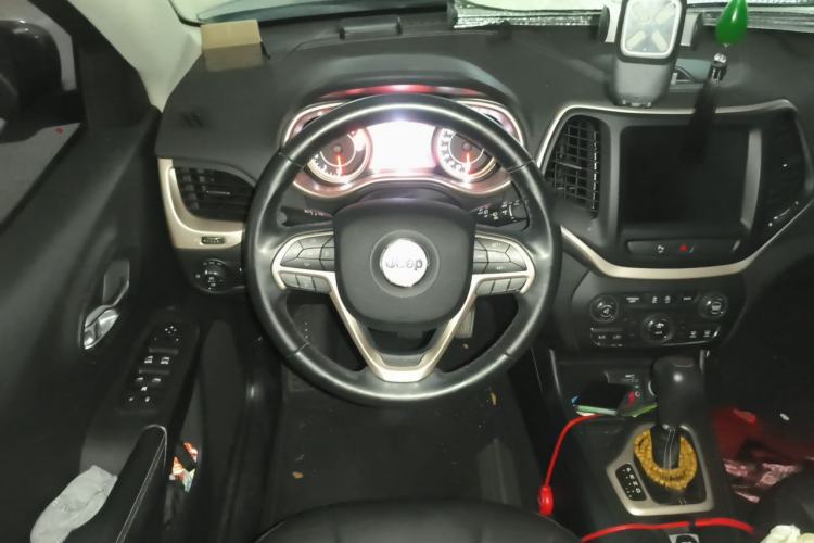 Used Jeep Cherokee 2017 2.0L Superior Edition Steering Wheel