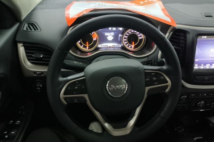 Used Jeep Cherokee 2017 2.4L Excellence Edition Steering Wheel