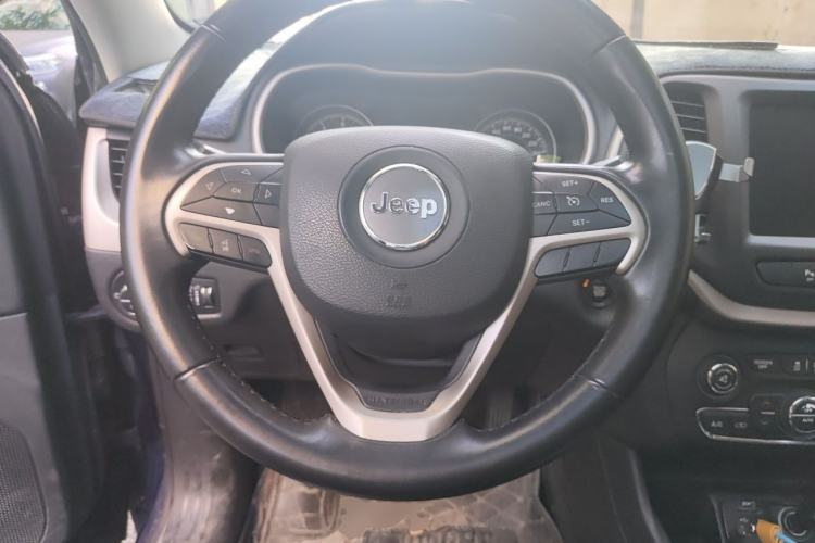 Used Jeep Cherokee 2017 2.0L Superior Edition Steering Wheel