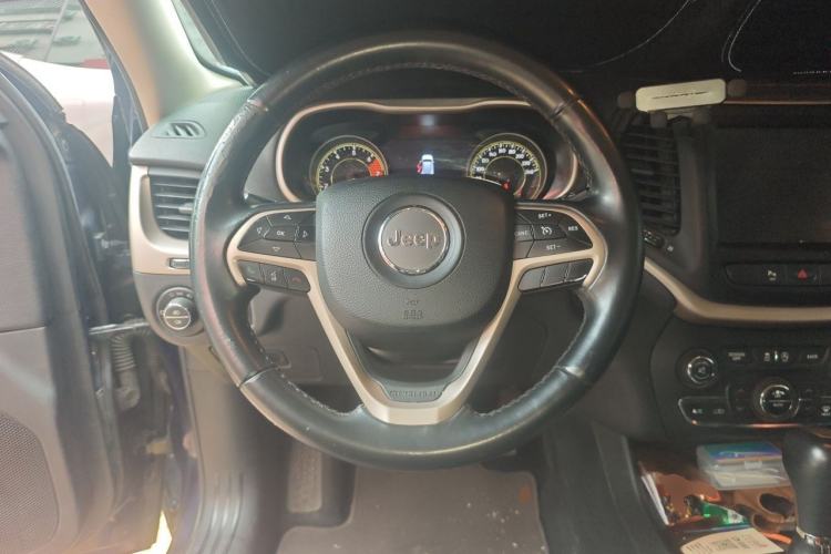 Used Jeep Cherokee 2017 2.0L Superior Edition Steering Wheel