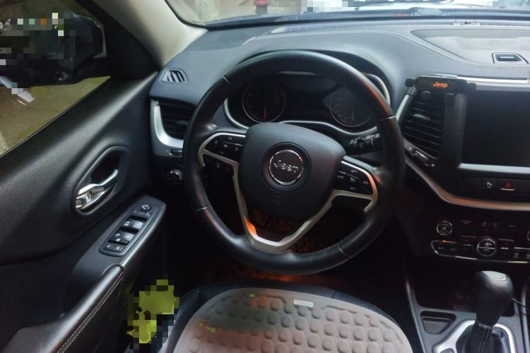 Used Jeep Cherokee 2017 2.0L Superior Edition Steering Wheel