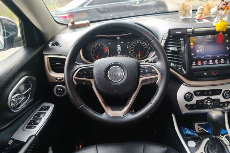 Used Jeep Cherokee 2017 2.4L Leading Smart Edition Steering Wheel
