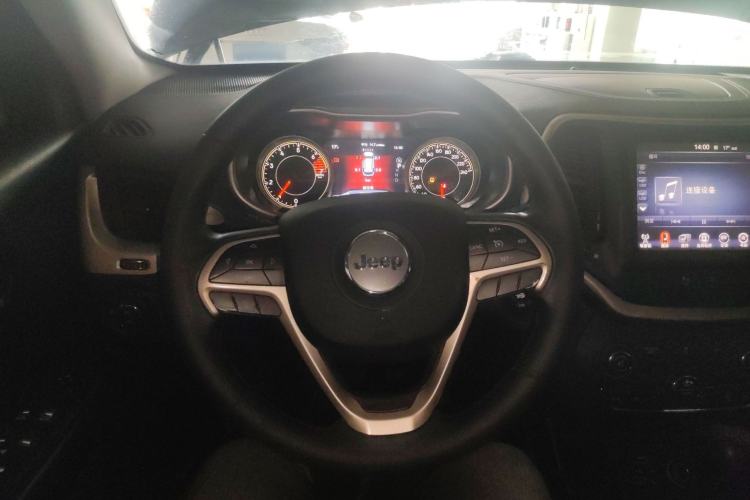 Used Jeep Cherokee 2017 2.0L Superior Edition Steering Wheel