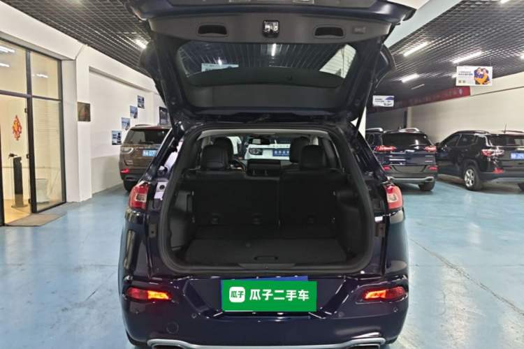 Used Jeep Cherokee 2017 2.4L Professional Smart Edition Trunk