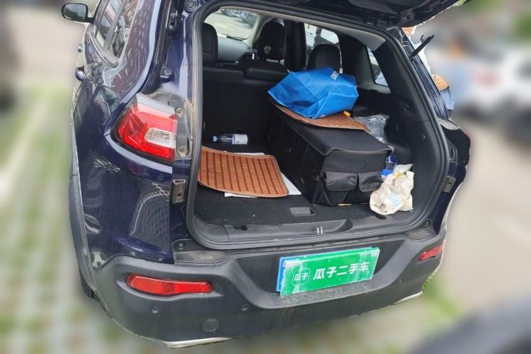 Used Jeep Cherokee 2017 2.4L Leading Edition Trunk